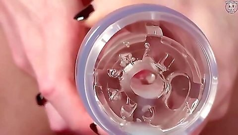 This guy shows how he wants to cum from his hairy hole