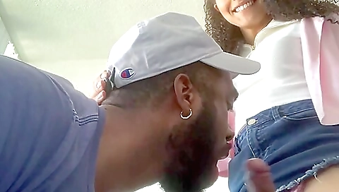 Ebony woman gets deepthroat blowjob then fucked hard