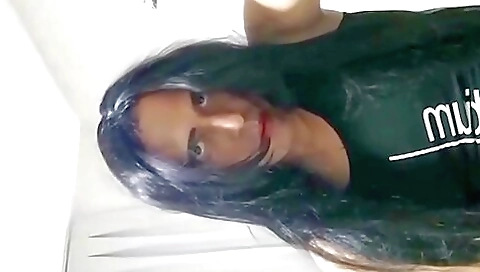 Sexy amateur brunette with a sexy ass masturbating