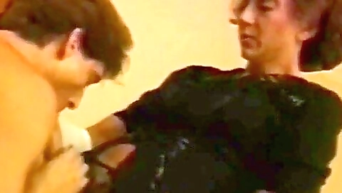 Mature brunette with a big ass takes her ass to the hell